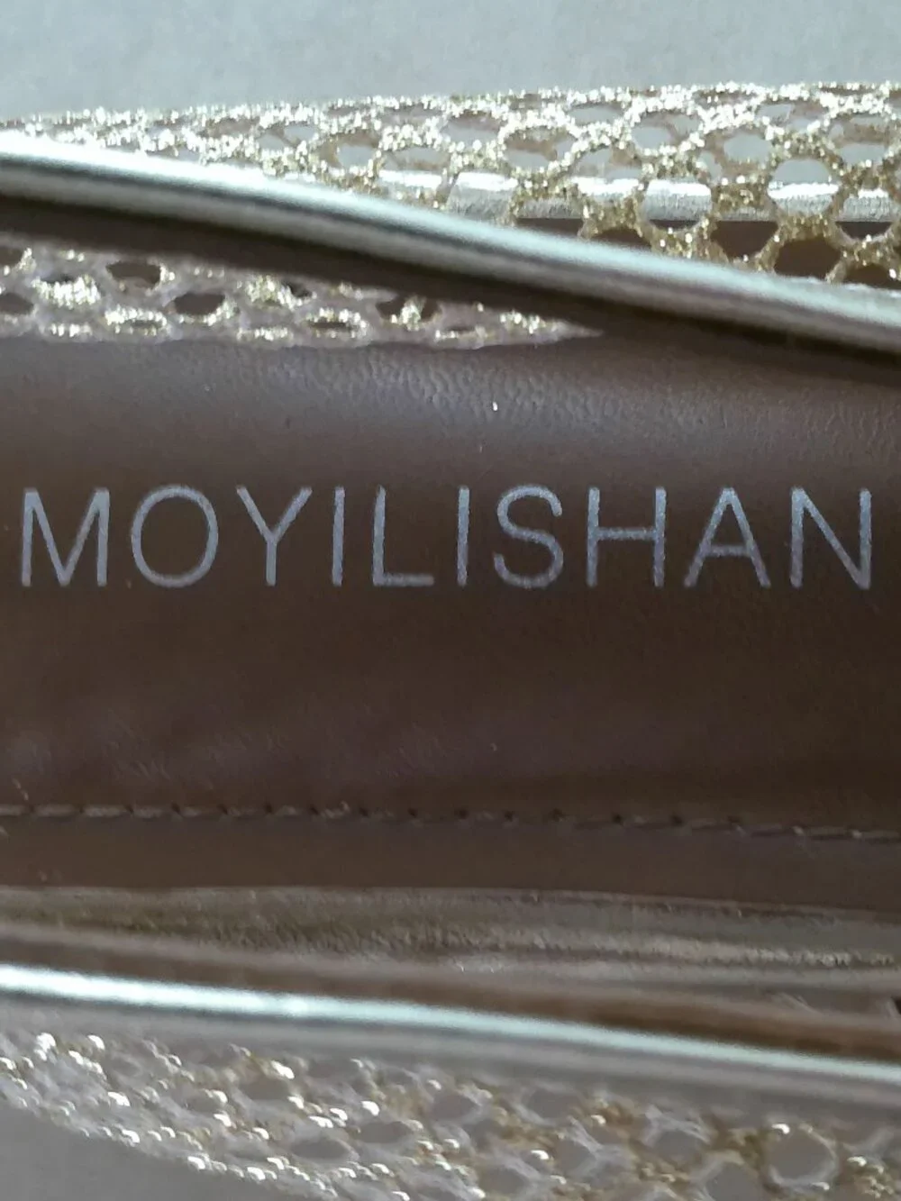 NWT Gold Shimmer Flat Open Weave Mary Jane Style Shoes 9.5 - Picture 4 of 6